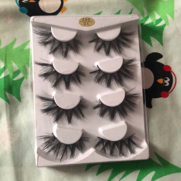 Eyelashes - Picture 1 of 1